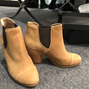 Caramel boots